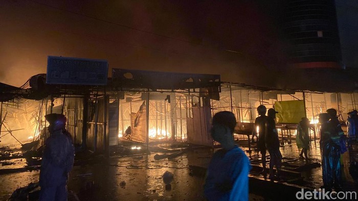 Kebakaran di Pasar Sentral Makassar, Sulsel.