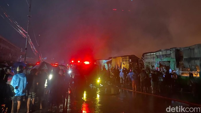 Kebakaran di Pasar Sentral Makassar, Sulsel.
