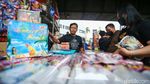 Kembang Api Mulai Diburu Warga Jelang Tahun Baru