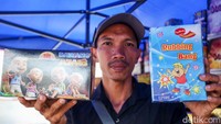 Nampak bungkus kembang api juga dibuat ala kartun anak-anak.