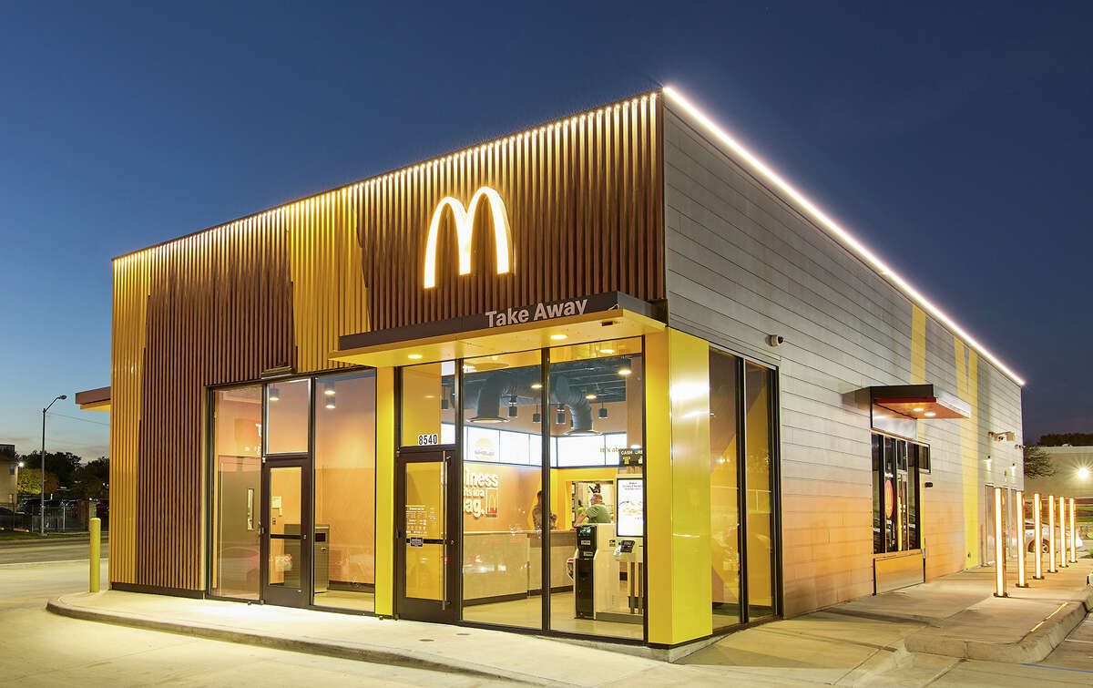 Keren! Restoran McDonald's Ini Seluruhnya Dioperasikan Oleh Mesin