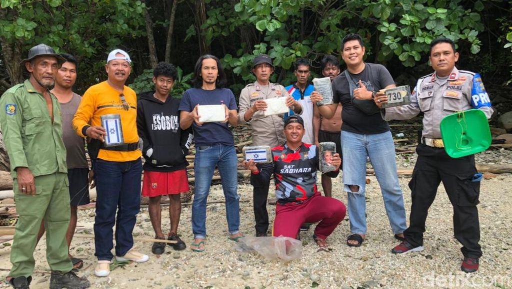 8 Bungkus Kokain Tak Bertuan Ditemukan Warga di Hutan Anambas