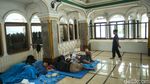 Korban Kebakaran Mampang Mengungsi di Masjid