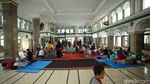 Korban Kebakaran Mampang Mengungsi di Masjid