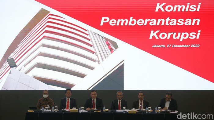 KPK memamerkan kinerja selama 2022. KPK menyatakan telah menetapkan 149 orang sebagai tersangka dan menyelamatkan Rp 57,9 triliun uang negara.