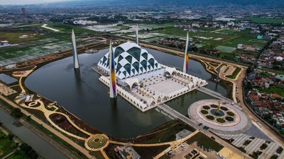 Lihat Kemegahan Masjid Al Jabbar Bandung Jelang Diresmikan