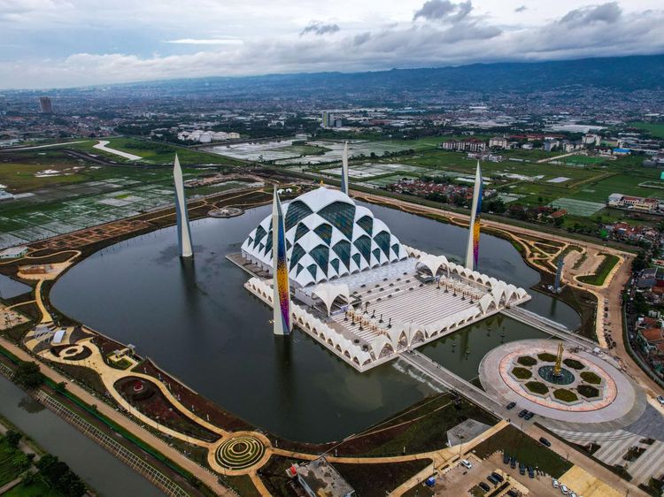 Lihat Kemegahan Masjid Al Jabbar Bandung Jelang Diresmikan