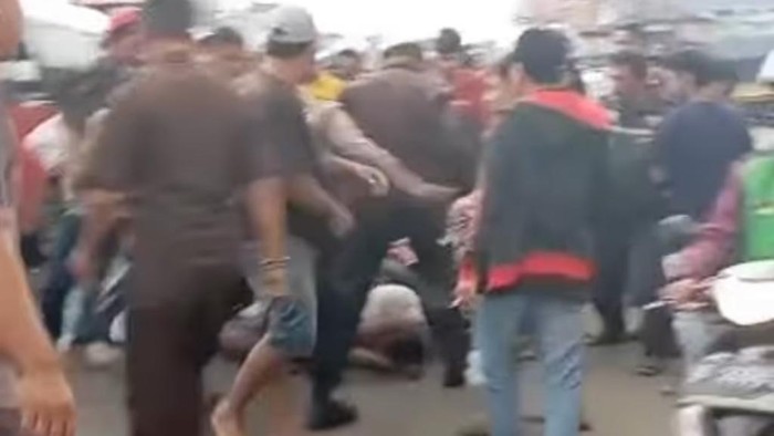 Maling helm senilai RP 3,8 juta di SGC Bekasi (Dok Polsek Cikarang Utara)