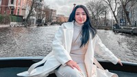 Sebelum Paris, Manda Cello singgah di Amsterdan dan akan ke Swiss serta Italia. (Foto: dok Instagram)