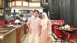 Mesranya Alvin Faiz dan Henny Rahman Saat Kulineran di Restoran hingga Warung