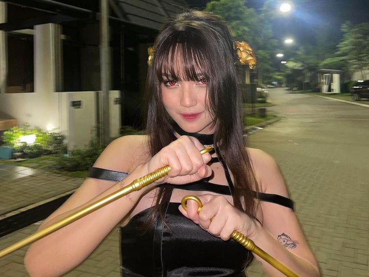 5 Artis Cosplay Yor Forger, Siapa Jagoan Kamu?