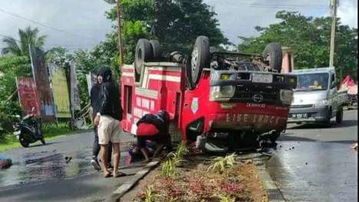 Mobil damkar Minahasa Utara, Sulut kecelakaan.