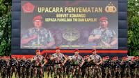 Sigit pun mengungkapkan bahwa dirinya dibesarkan dari keluarga yang memiliki latar belakang TNI. Sebab itu, Sigit menyebut, di dalam tubuhnya mengalir darah TNI. 