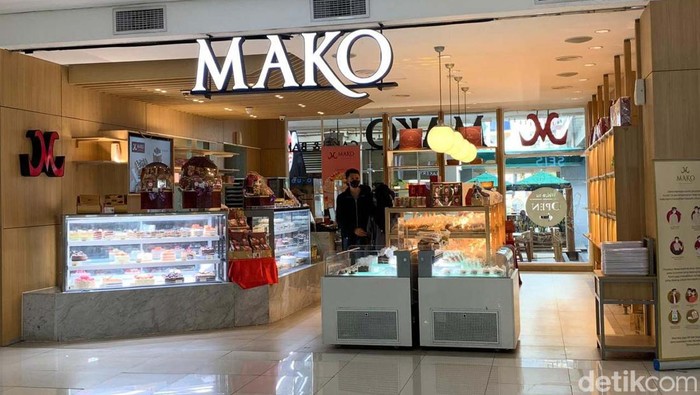 Nggak Semua Orang Ngeh, Ini Penampakan BreadTalk Ganti Nama Jadi Mako Para pecinta roti pasti sudah tidak asing lagi dengan yang namanya BreadTalk. Sadar atau tidak, satu per satu gerai tersebut telah berganti nama menjadi MAKO.