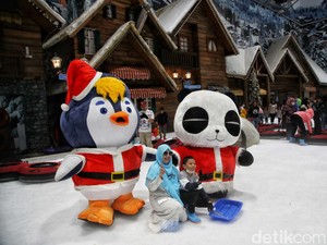 The Frosty Parade di Trans Snow Bekasi, Anak-anak Gemas Dibuatnya