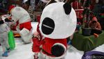 Parade Boneka Salju Hibur Pengunjung Trans Snow World Bekasi