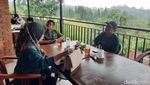 Potret Warung Sunda dengan Pemandangan Hijau di Sentul