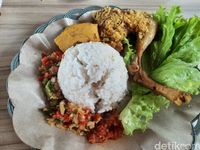 Ada Warung Sunda Di Sentul, Bisa Makan Enak Bonus View Hijau