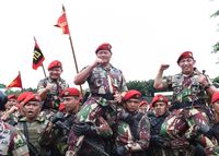 Dapat Baret Merah Dari Jenderal Dudung, Begini Reaksi Panglima TNI Yudo