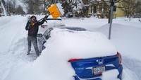 Badai musim dingin dahsyat melanda sekitar 60% wilayah Amerika Serikat, dan juga Kanada, telah menewaskan sedikitnya 34 orang pada hari Minggu (25/12). (AP Photo/Craig Ruttle)