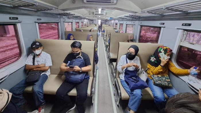Penumpang kereta api. (Dok. PT KAI Divre Sumut-Aceh)