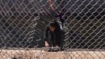 Perjuangan Migran Merayap di Perbatasan Demi Sampai AS