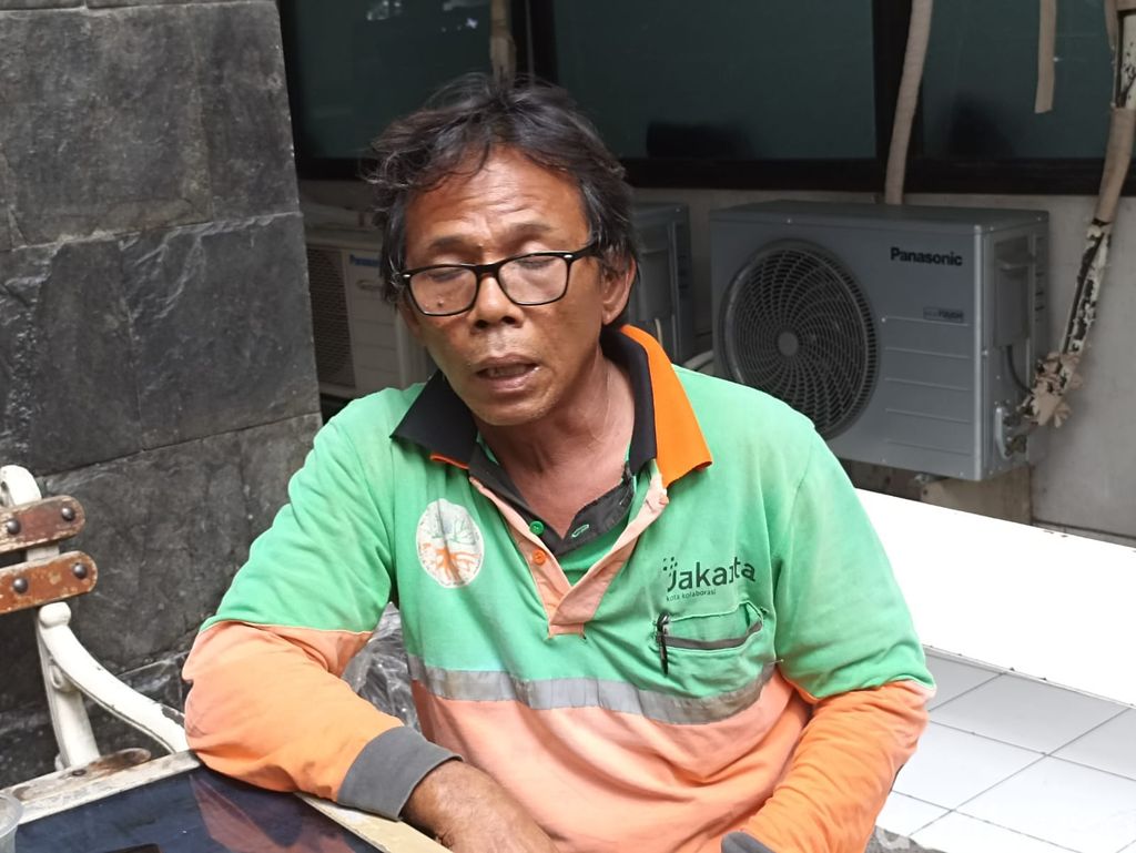 PJLP paruh baya berharap penundaan kebijakan pembatasan usia. (Tiara Aliya A/detikcom)