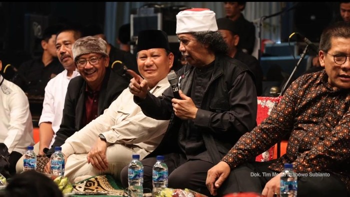 Prabowo Subianto di acara Cak Nun. (dok. Istimewa).