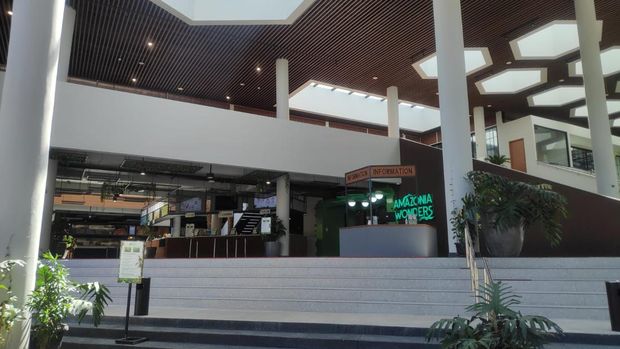 Rain Forest Restaurant di Taman Safari Indonesia