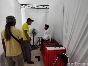 Ratusan Anak di Ponorogo Isi Liburan dengan Ikut Sunat Massal