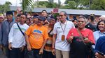 Pagi-pagi Kunjungi TMII, Sandiaga Diserbu Emak-emak