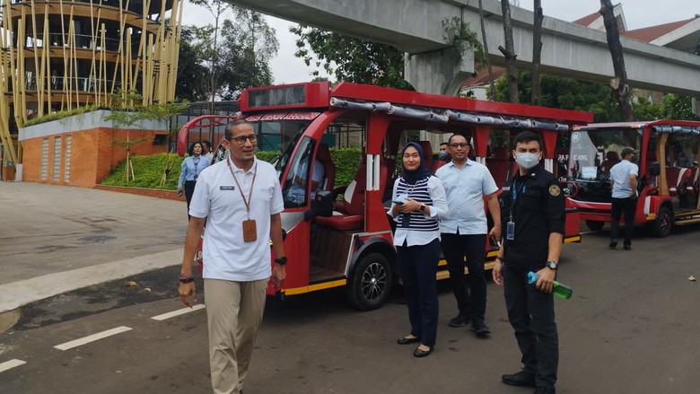 Sandiaga Kunjungi TMII Sandiaga Kunjungi TMII