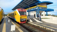 Di tahun 2022 ini juga kereta pertama di Sulawesi resmi beroperasi secara terbatas melalui soft launching oleh Menteri Perhubungan Budi Karya Sumadi. Kereta ini melintasi 9 stasiun dan panjang lintasan 80 km. Sebagai informasi, kereta ini melintasi 9 stasiun yakni Maros, Rammang-rammang, Pangkajene, Labakkang, Marang, Mandalle, Tenete Rilau, Barru, dan Garongkong. Dok: Humas Balai Pengelola Kereta Api Sulawesi Selatan/BPKASS.