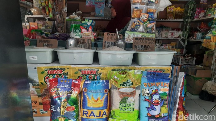 Sembako di Pasar Pucang Surabaya