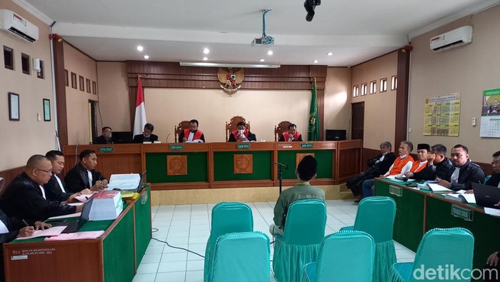 Suasana sidang Sugi Nur Rahardja (Gus Nur) di Pengadilan Negeri Solo, Selasa (27/12/2022).