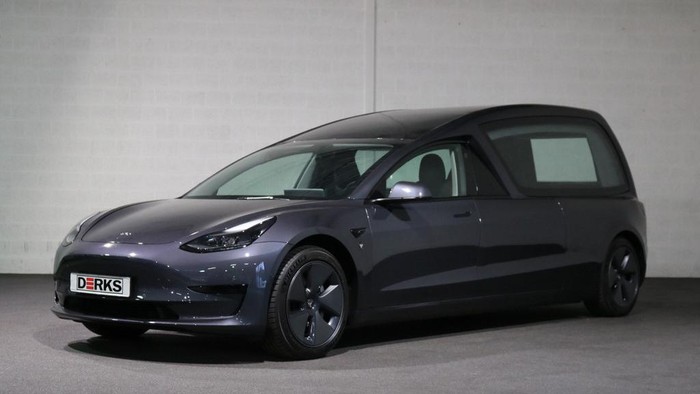 Tesla Model 3 jadi mobil jenazah