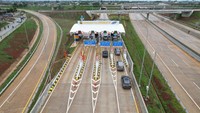 Kurang lebih terdapat 7 ruas jalan tol yang difungsikan oleh Kementrian PUPR pada akhir tahun ini demi mendukung kelancaran lalu lintas pada saat Natal Tahun 2022 dan Tahun Baru 2023, jalan tersebut telah dioperasikan pada tanggal 23 Desember 2022 sampai dengan 3 Januari 2023 yang belum dikenakan tarif karna masih dalam tahap uji coba. Foto: Istimewa/PTPP Presisi