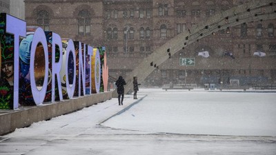Toronto Diterjang Badai Musim Dingin, Jalanan Jadi Sepi