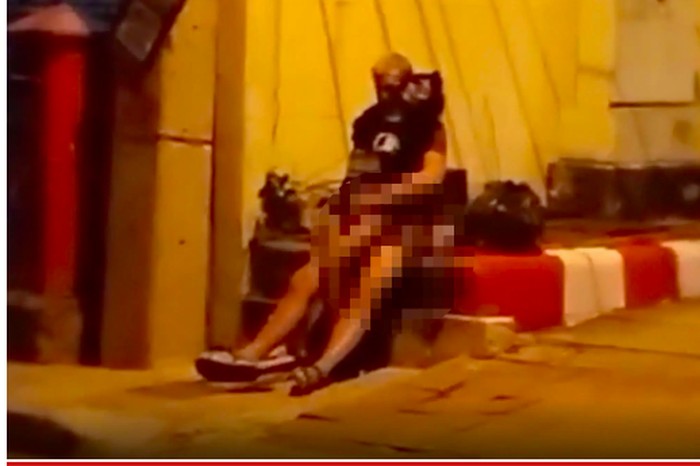 Turis beradegan seks di pinggir jalan Pattaya