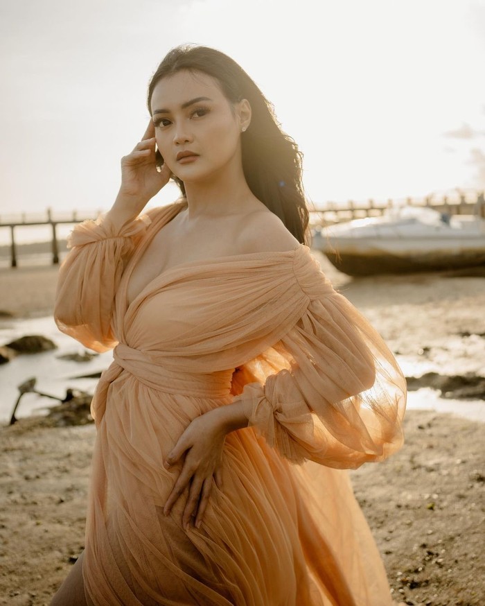 adelia zizi