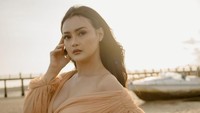 Dari situ, Adelia Zizi menarik perhatian penyanyi Ray Kahvi yang membuatkannya lagu. (Foto: dok Instagram)