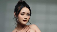 Begitu dikirimin lagunya pada bulan November langsung jatuh cinta, karena mirip banget sama kisahku dan aku banget. Terus awal bulan Desember aku rekaman, ujar Adelia Zizi. (Foto: dok Instagram)