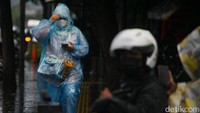 Berdasarkan prakiraan BMKG, potensi hujan sangat lebat hingga ekstrem perlu diwaspadai di wilayah Banten, Jawa Barat, DKI Jakarta, Jawa Tengah, Daerah Istimewa Yogyakarta, Jawa Timur, Bali, Nusa Tenggara Barat, dan Nusa Tenggara Timur.