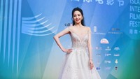 Awal tahun ini, ia diberitakan resmi bercerai dengan Chen Sicheng dan kembali menemukan tambatan hatinya.Foto: VCG via Getty Images/VCG