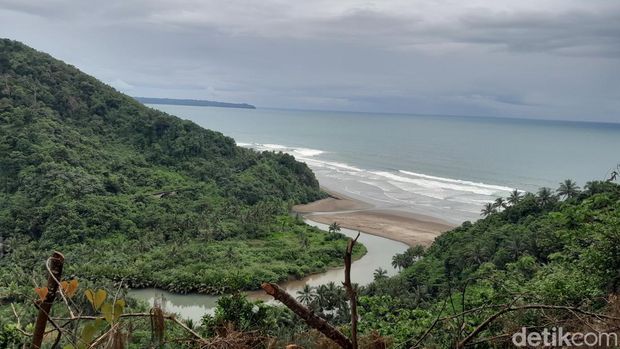 Bukit Lembah Putri di Pangandaran.