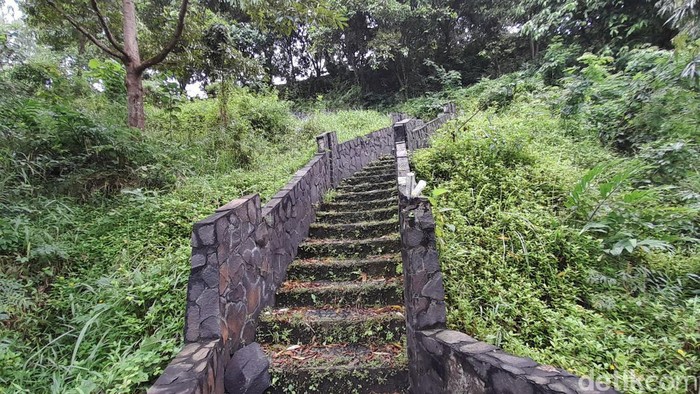 Bukit Lembah Putri di Pangandaran.