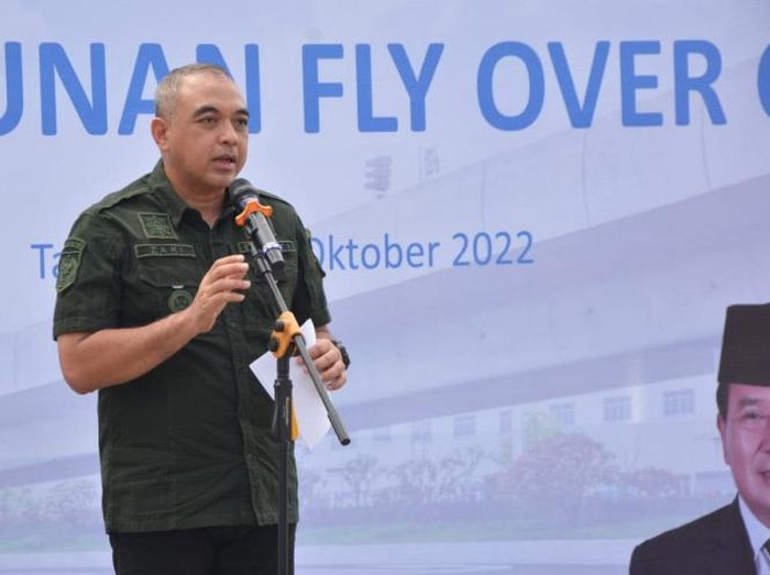 Bupati Tangerang Ahmed Zaki Iskandar