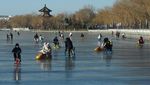 Saat Danau Beku di China Jadi Tempat Wisata Dadakan