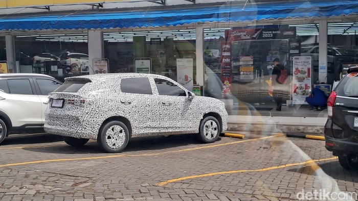 Diduga Wuling Alvez Diuji di Jalanan Indonesia