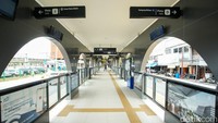 Halte ini direvitalisasi demi untuk menambah kenyamanan pengguna TransJakarta.